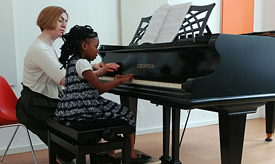 Musikunterricht und Instrumentalunterricht für Kinder ab dem viertem Lebensjahr an der Musikschule Philarmonika, Berlin-Charlottenburg/Wilmersdorf Musikunterricht und Instrumentalunterricht für Kinder ab dem viertem Lebensjahr an der Musikschule Philarmonika, Berlin-Charlottenburg/Wilmersdorf